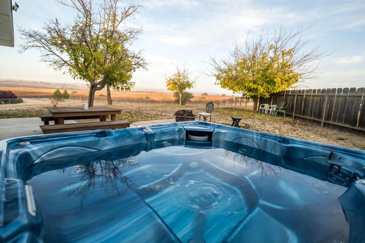 Вилла Vino View Farmhouse Пасо Роблс Экстерьер фото